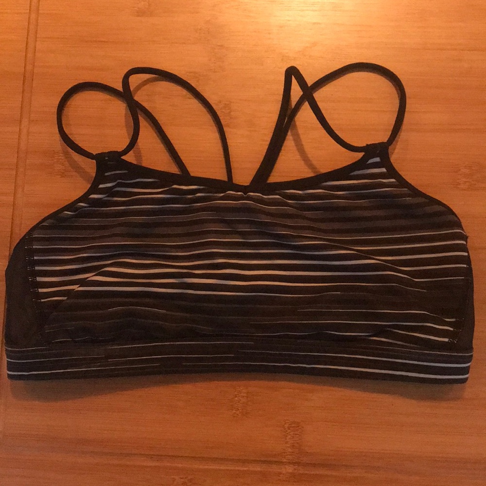 Lululemon sports bra